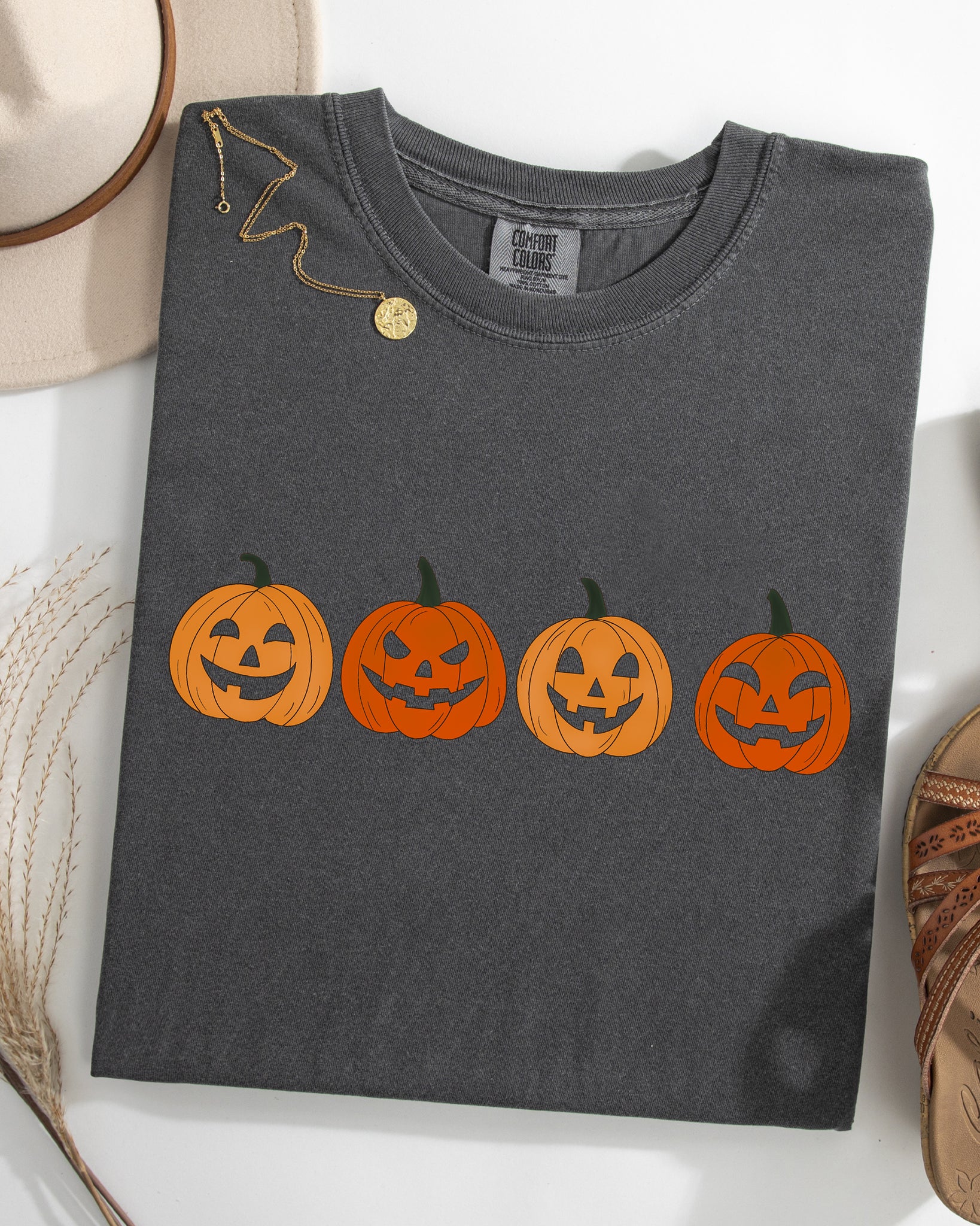 Cute Mini Pumpkins, Halloween, Retro, Fall, Autumn, Jack-o-lanterns Shirt Comfort Colors T-Shirt