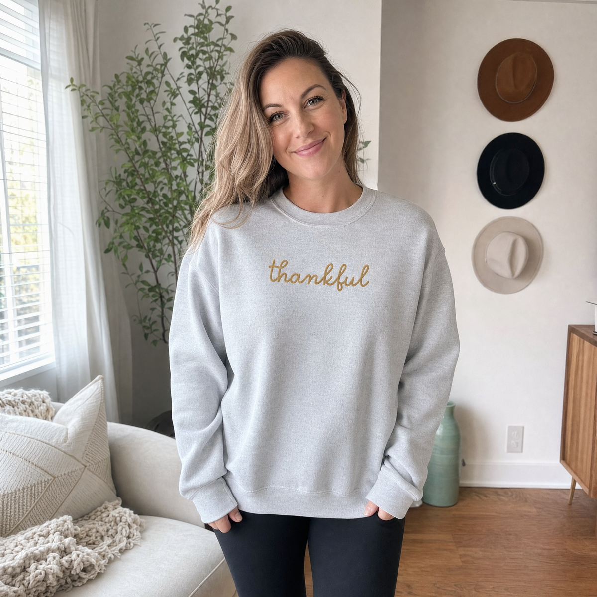 Model wearing the Thankful Script Sweatshirt sweatshirt in Ash, lifestyle image 1