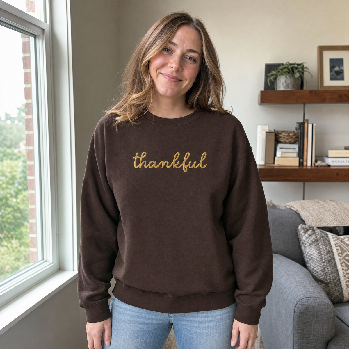 Model wearing the Thankful Script Sweatshirt sweatshirt in Dark Chocolate, lifestyle image 1