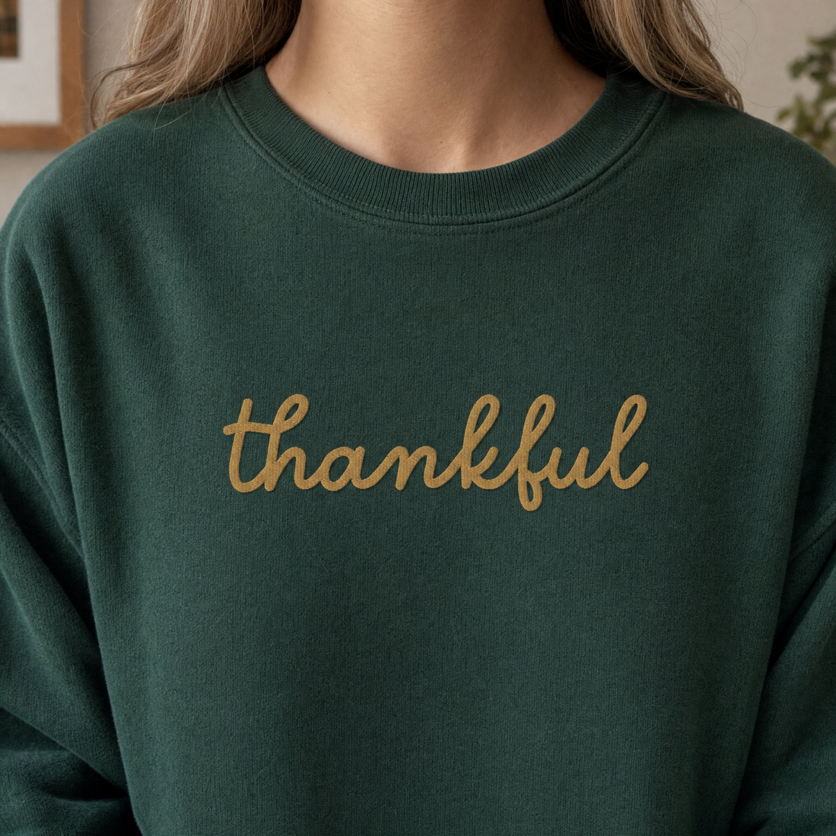 Model wearing the Thankful Script Sweatshirt sweatshirt in Forest Green, lifestyle image 2