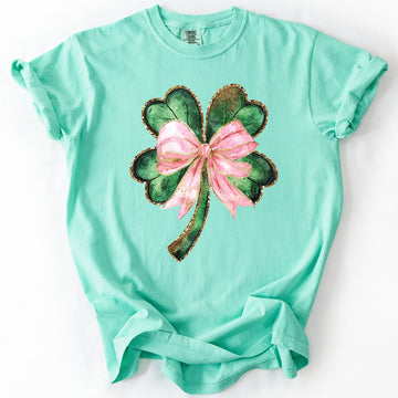 Glittery Shamrock Bow, Ribbon, St Patrick's Day, Pink, Coquette, Comfort Colors T-Shirt