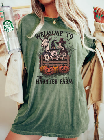 Haunted Farm, Animal Lover, Vintage, Farm, Ghost, Western, Witch, Aesthetic, Meme, Halloween, Costume, Tshirt Comfort Colors T-Shirt