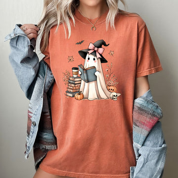 Book Lover Ghost, Skeleton, Vintage, Western, Witch, Aesthetic, Meme, Halloween, Costume, Tshirt Comfort Colors T-Shirt