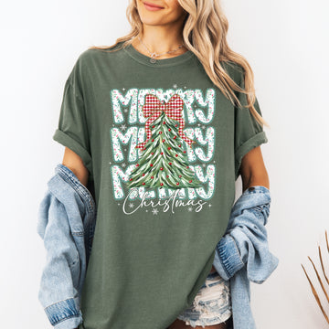 Merry Christmas, Beautiful Tree, Classic Christmas, Santa, Gingham Bow, Comfort Colors T-Shirt