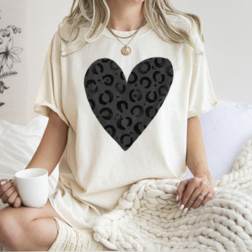 Glittery Black Leopard Print, Valentine's Day Heart, Love, Comfort Colors T-Shirt