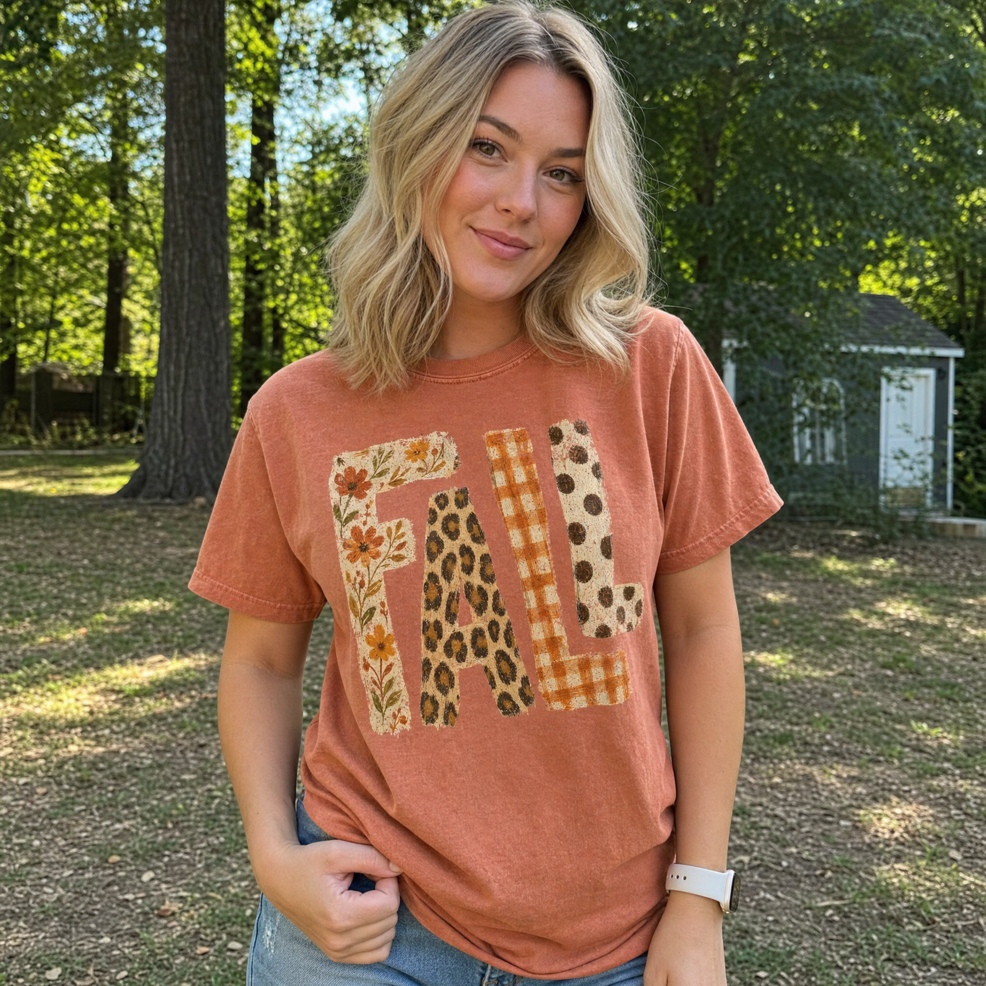 Model wearing the Patterned Fall comfort colors tee in Yam