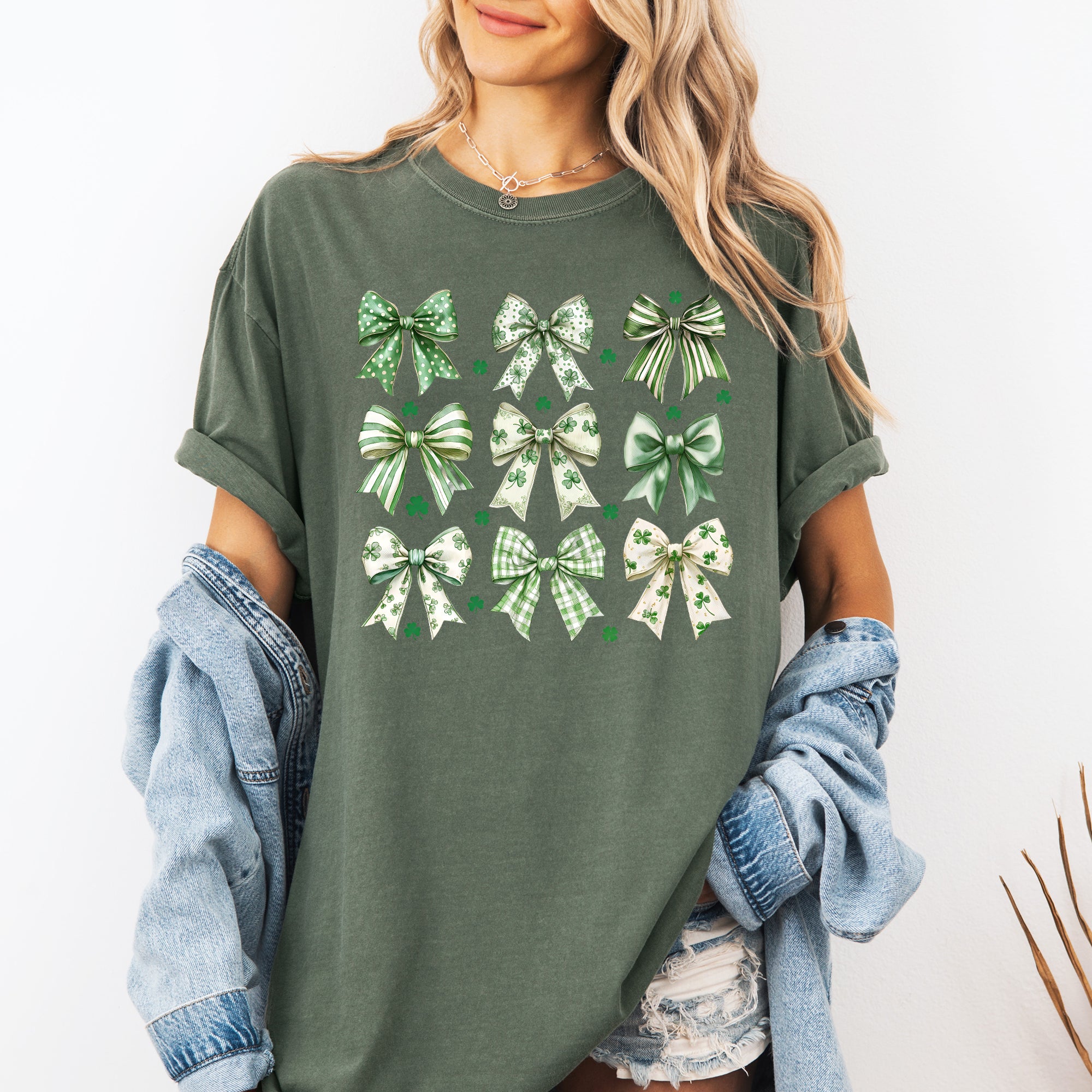 St Patrick's Coquette Bows, Ribbons, St Patrick's Day, Shamrock, Clover, Lucky, Leprechaun Tshirt Comfort Colors T-Shirt