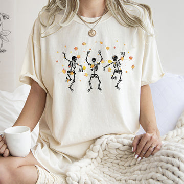 Dancing Skeletons And Leaves Retro Halloween T-shirt