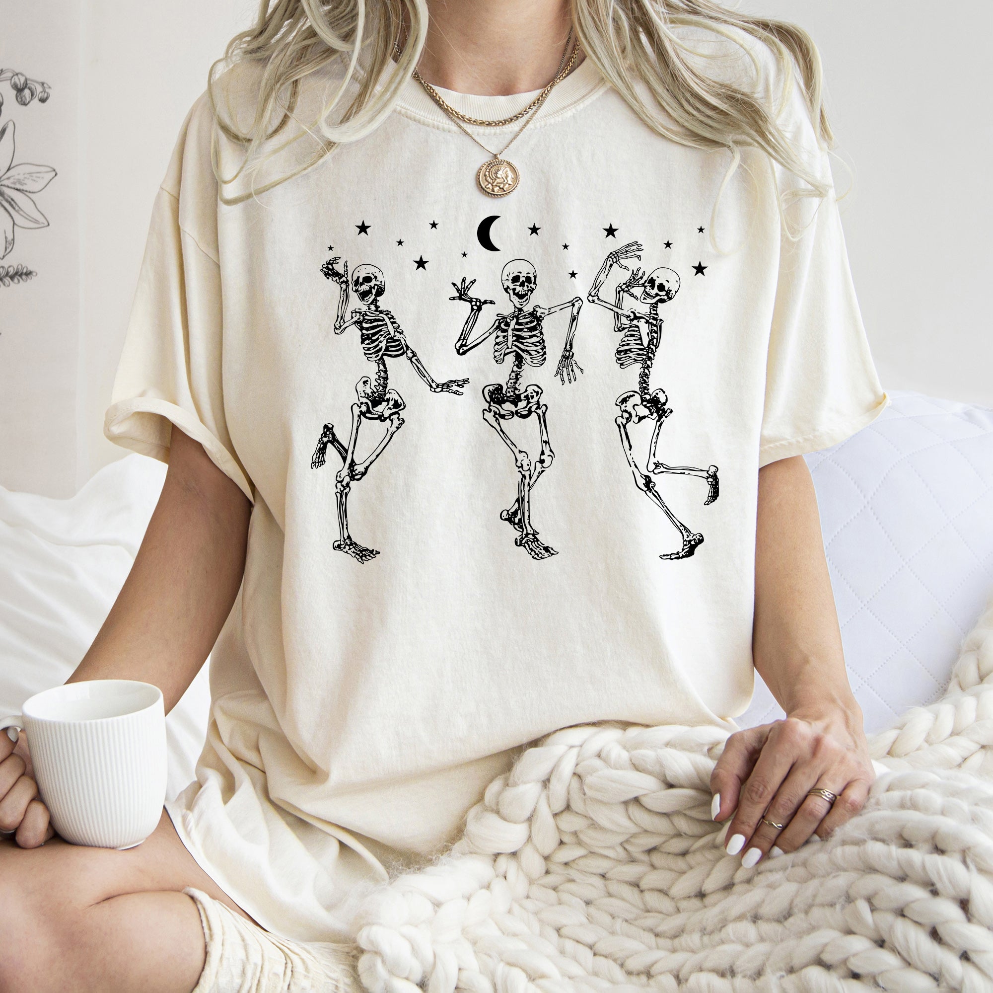 Dancing Skeletons At Night Retro Halloween T-shirt