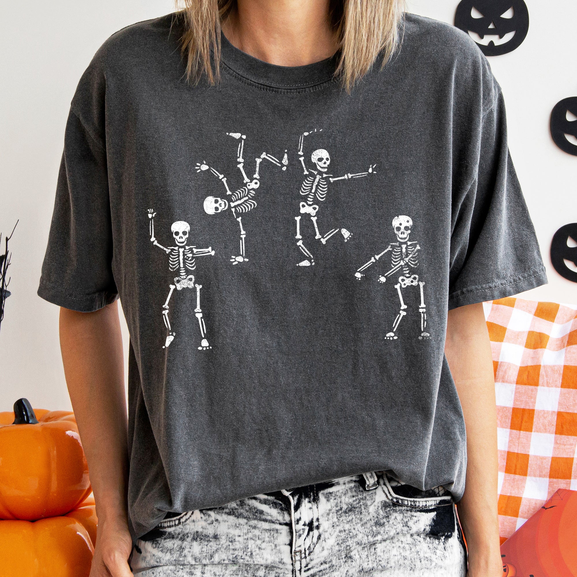 Jumping Skeletons Retro Halloween T-shirt