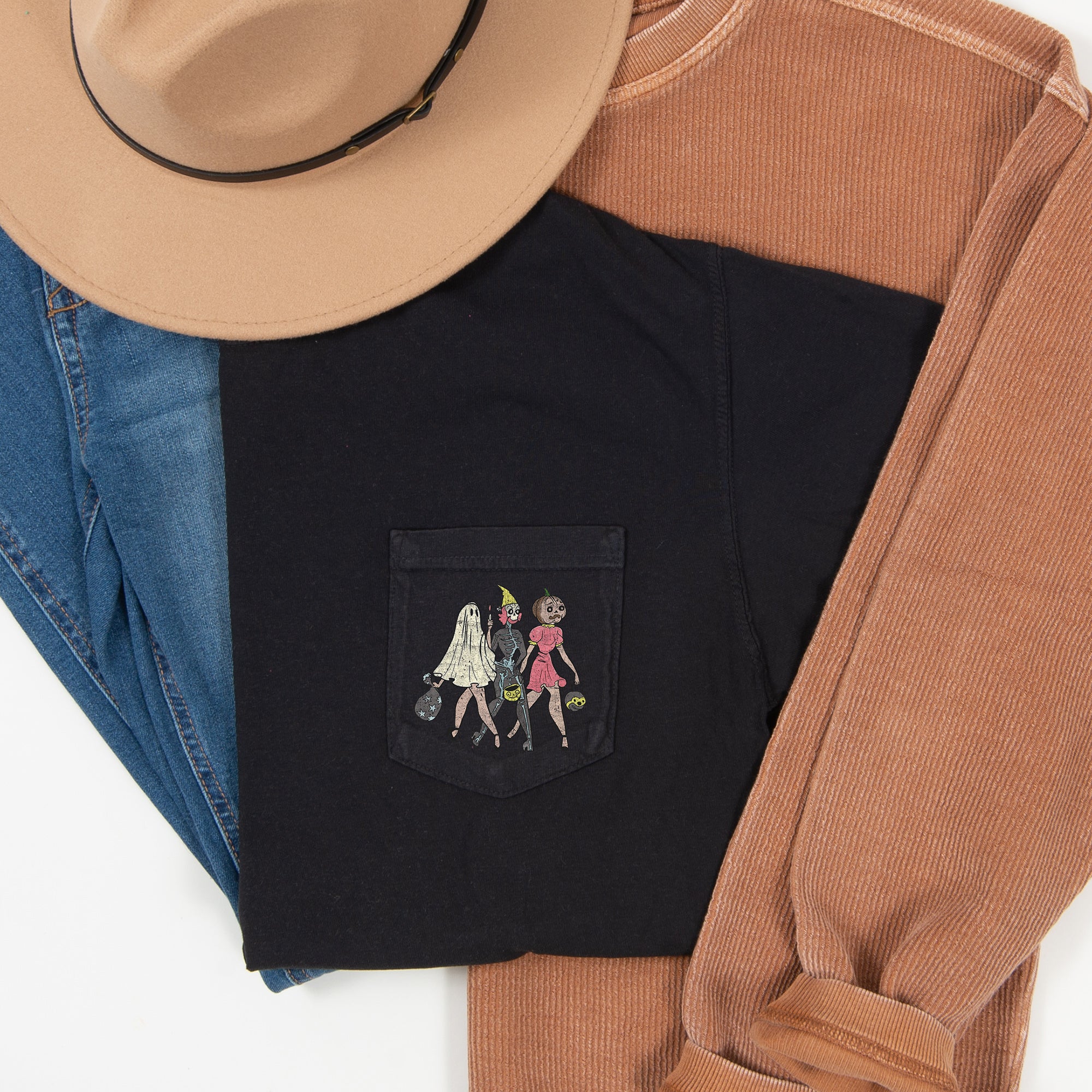 Girls Trick Or Treat Retro Halloween Pocket T-shirt