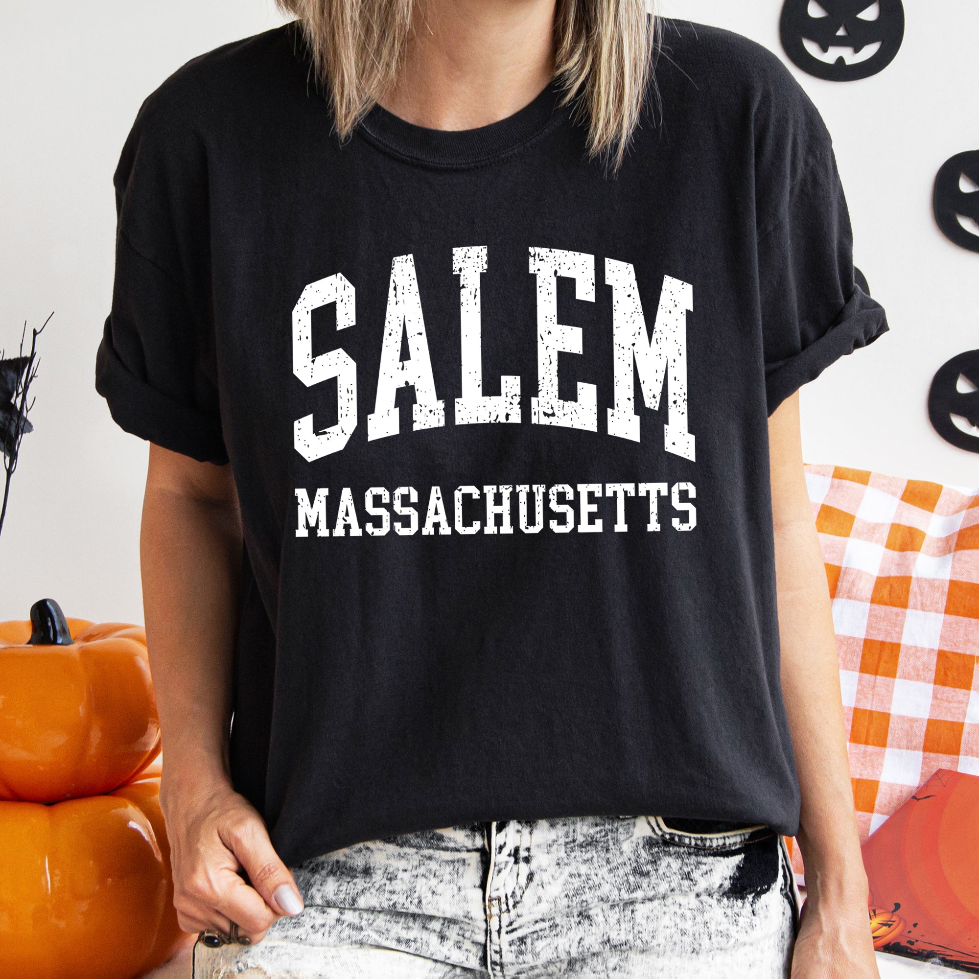 Salem Massachusetts Retro Halloween T-shirt