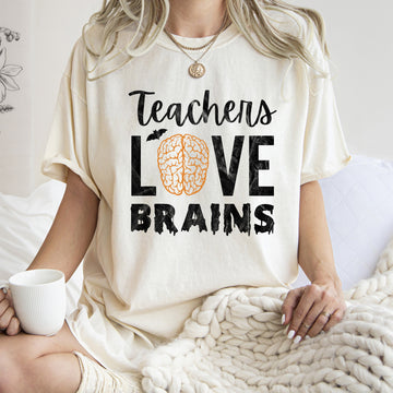 Teachers Love Brains Retro Halloween T-shirt
