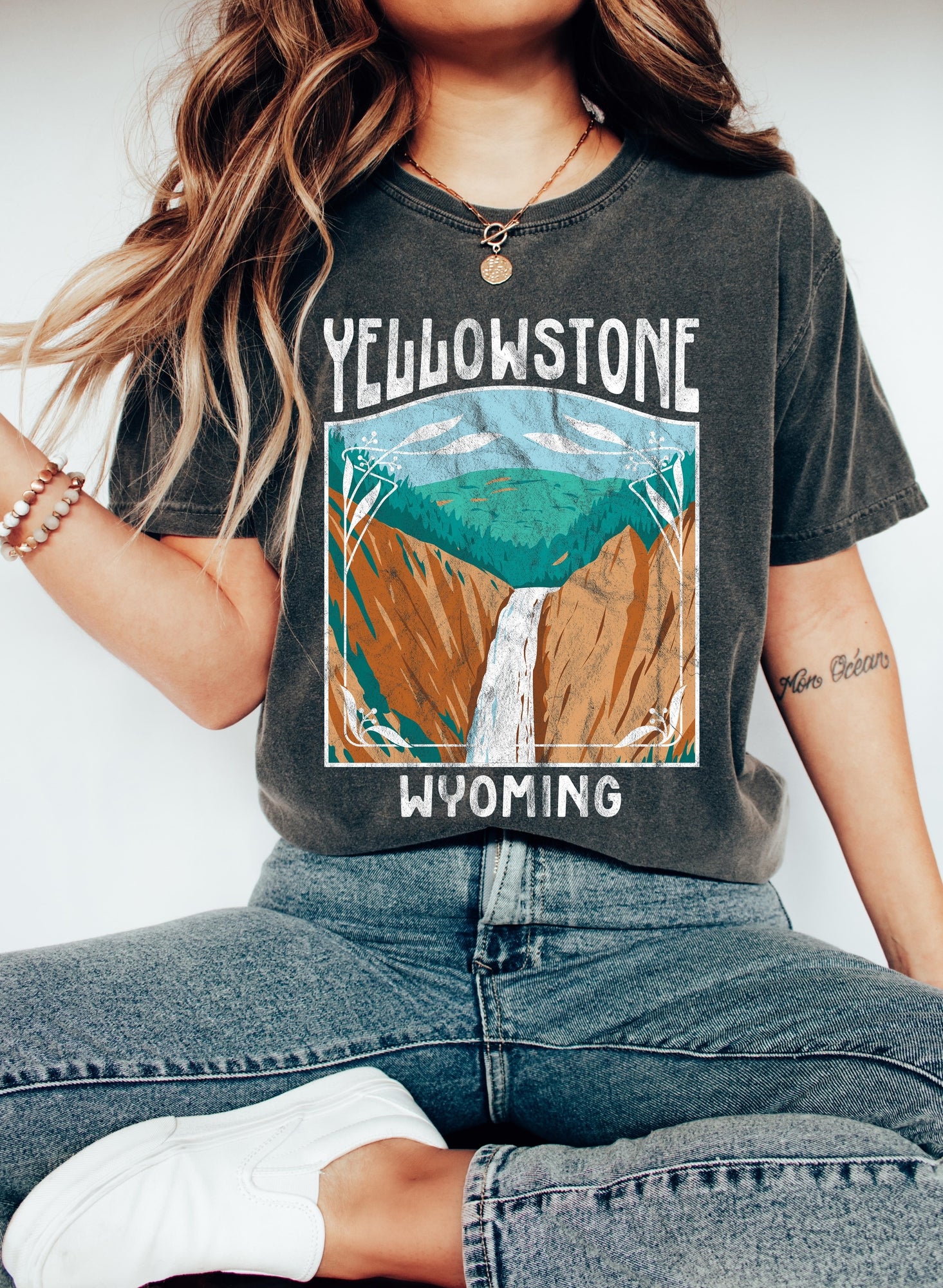 Yellowstone National Park WH Vintage T-Shirt