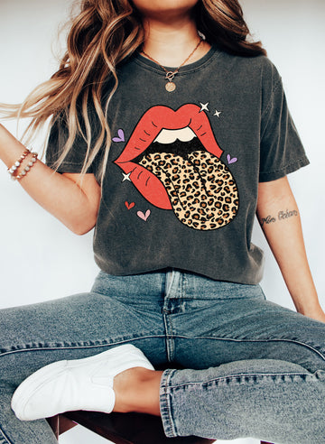 Red Lips with Leopard Print Retro T-Shirt