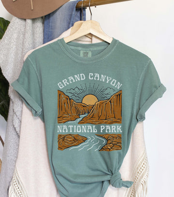 Grand Canyon National Park Retro T-Shirt