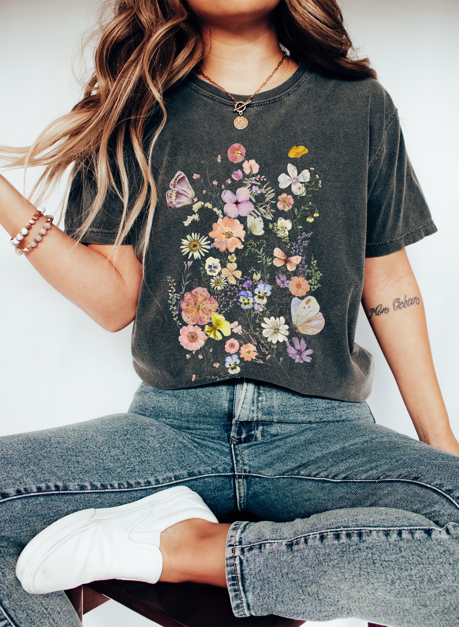 Chic Wildflowers Floral Vintage T-Shirt